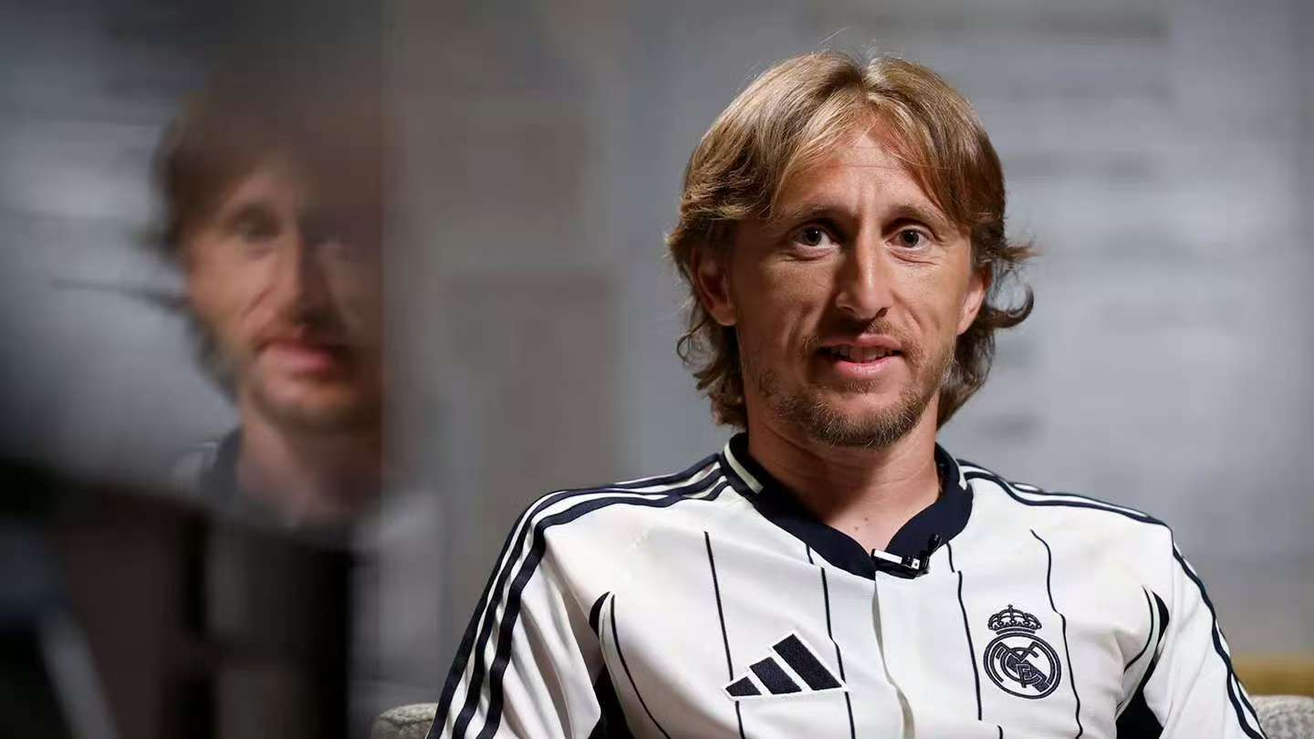 Modrić se oprašta od Bernabeua, a era bivše ceremonijalne trojke veznih završava